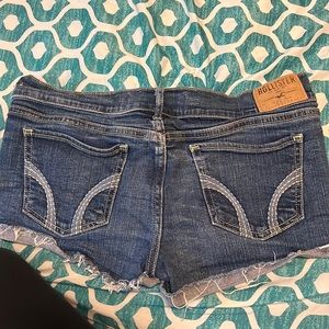 F. Hollister shorts